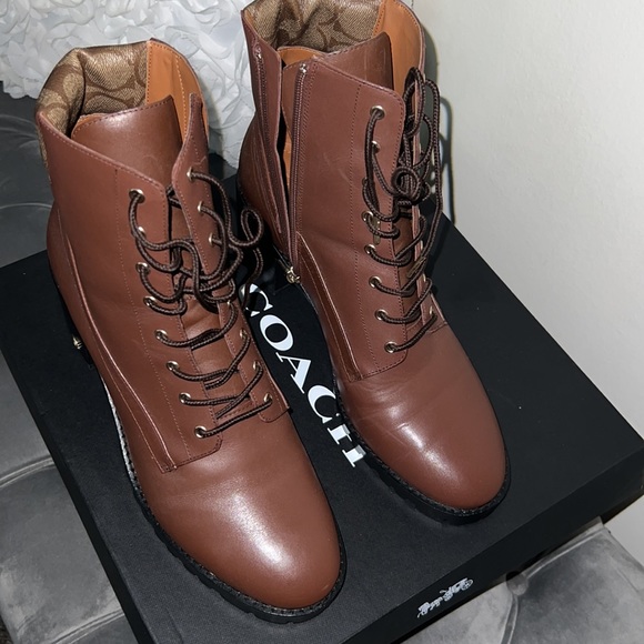 Coach walnut color boot - Picture 2 of 8